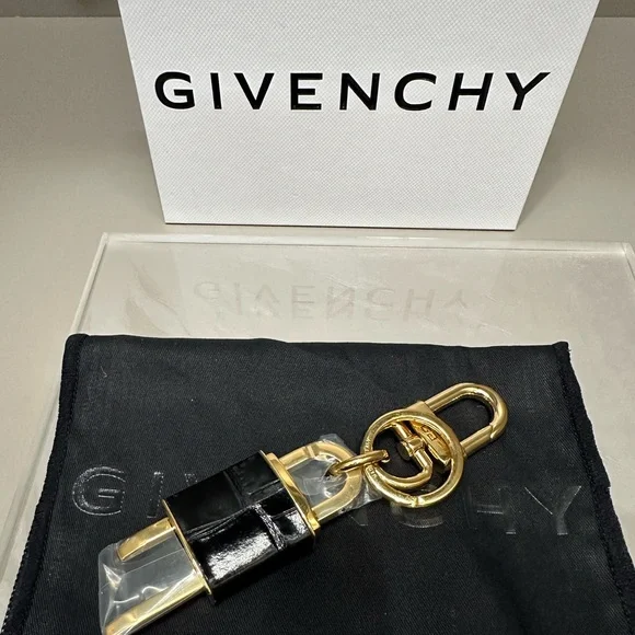 GIVENCHY Black and Gold toned 4G lock keyring. NIB - Picture 5 of 5